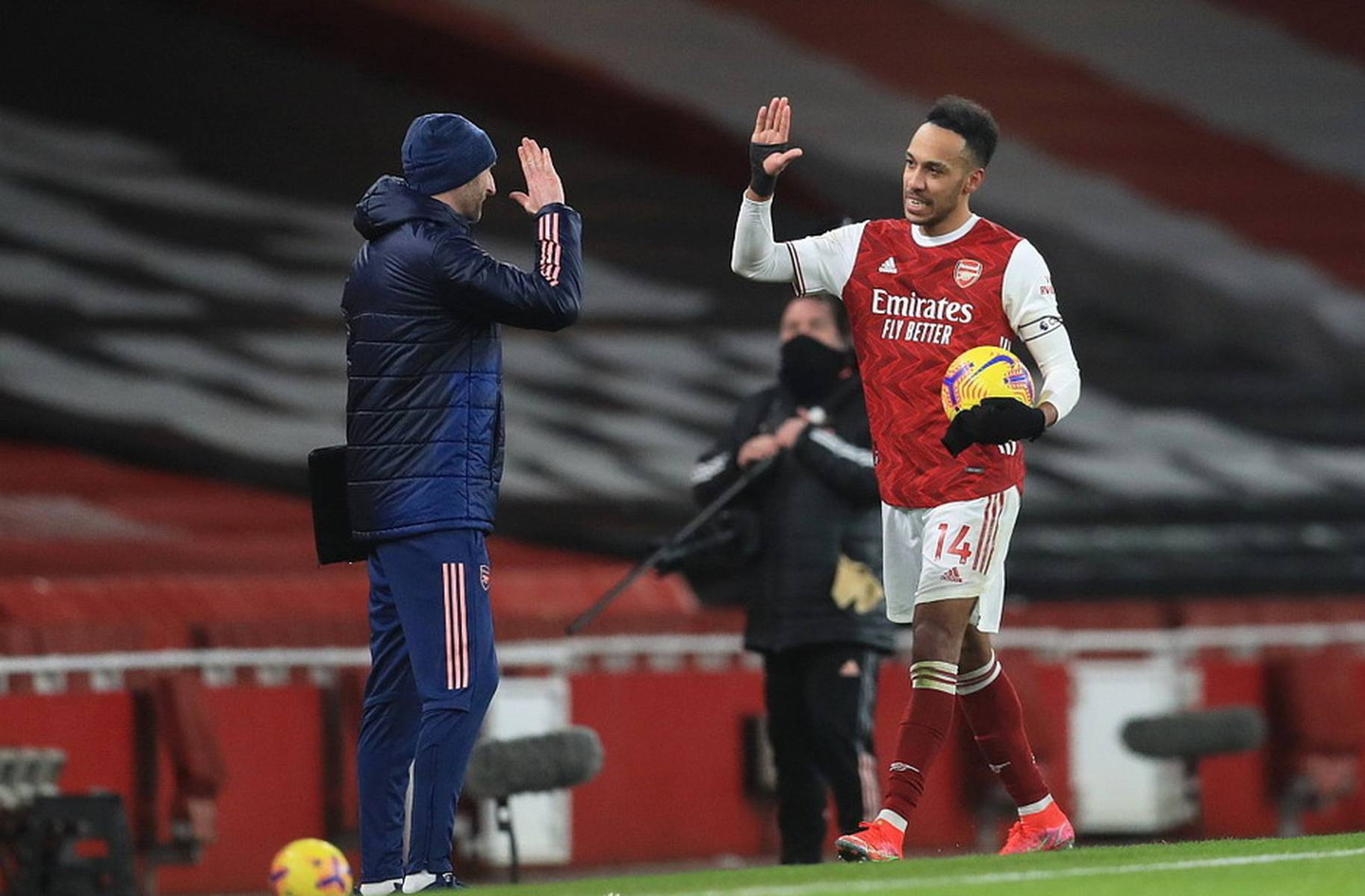 美国横扫阿森纳，阿尔巴完成帽子戏法的简单介绍