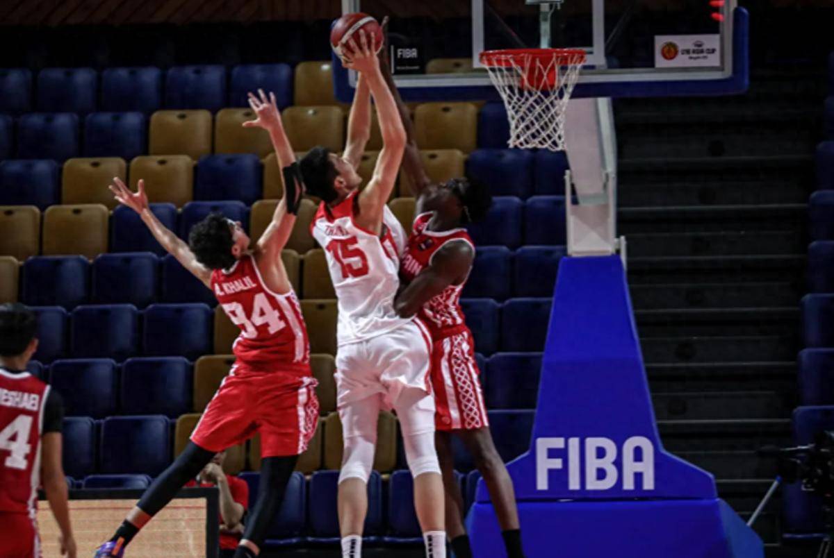 包含中国男篮力克灰熊，波尔津吉斯关键制胜的词条