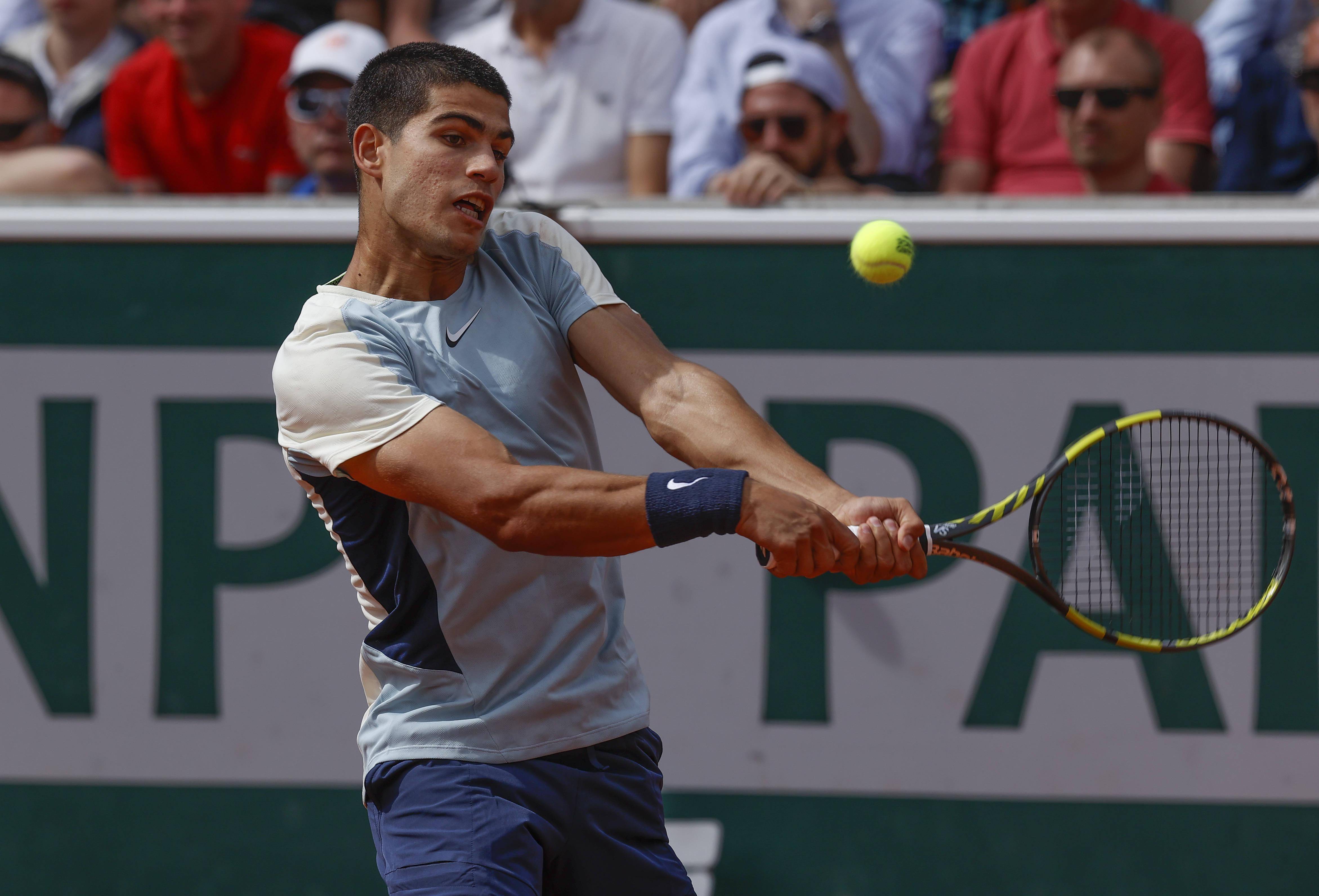 美国网球队险胜西班牙网球队，阿尔卡拉斯打破历史纪录的简单介绍