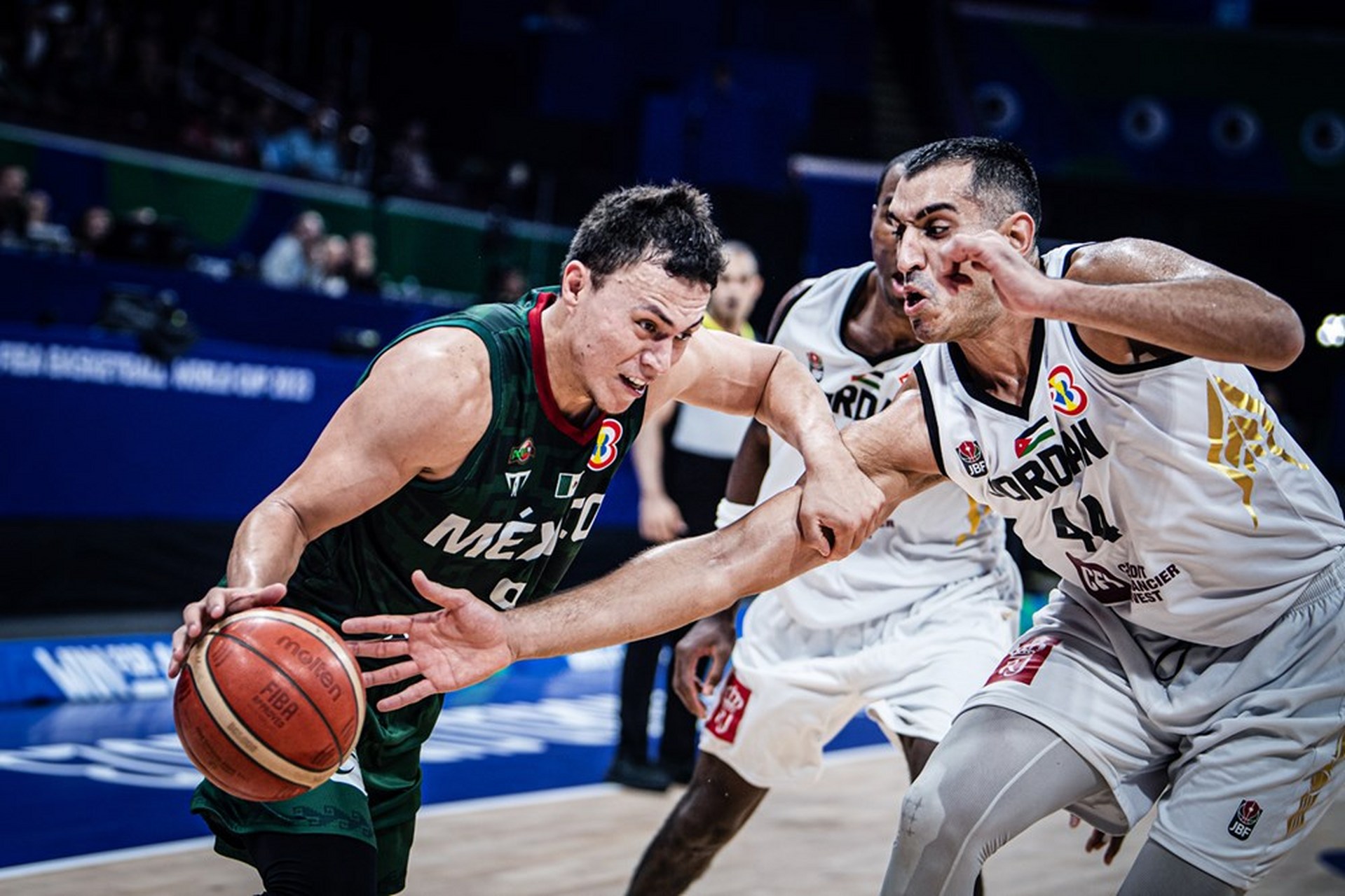 关于墨西哥男篮横扫土耳其男篮，拉文高光表现的信息