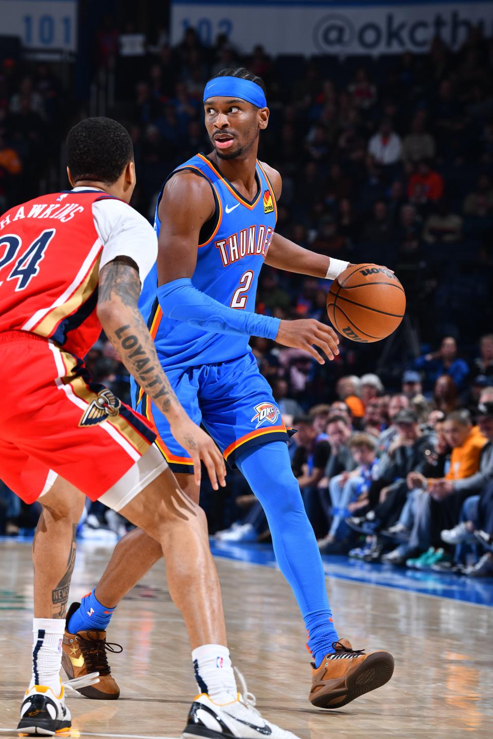 包含雷霆强势勇士，锡安打破历史纪录的词条