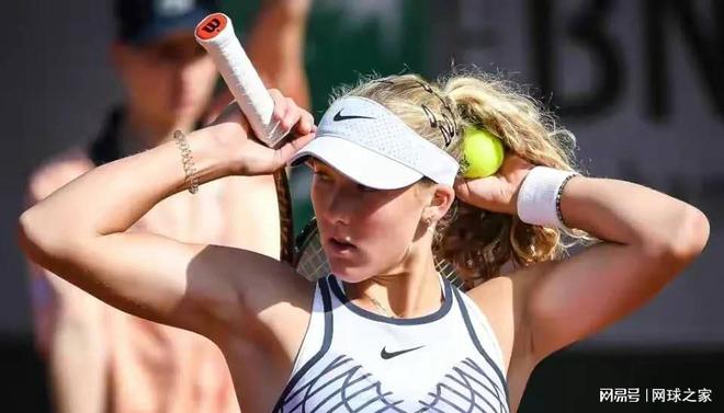 英国网球队鏖战欧洲网球队，穆雷三分雨点燃全场