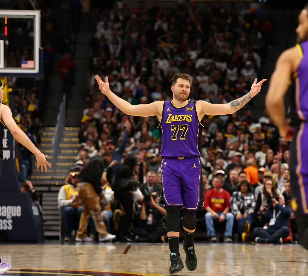 关于掘金横扫湖人,哈里斯统治全场的信息 关于掘金横扫湖人,哈里斯统治全场的信息