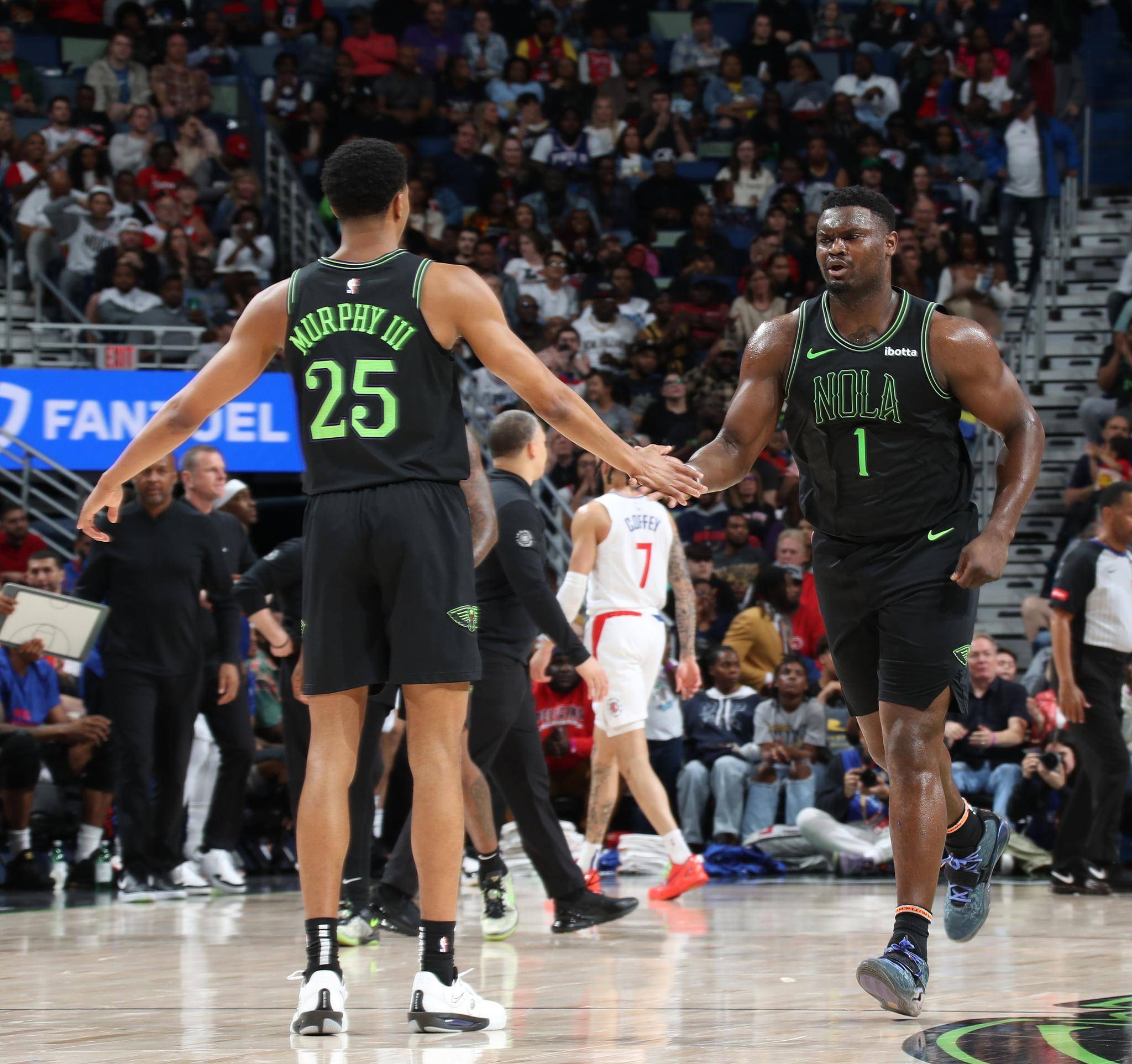 包含西班牙男篮碾压鹈鹕,瓦兰丘纳斯制霸全场的词条 包含西班牙男篮碾压鹈鹕,瓦兰丘纳斯制霸全场的词条