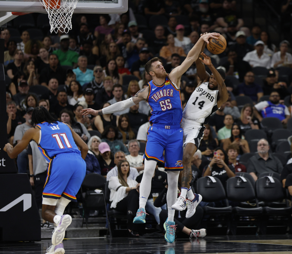 马刺碾压巴西男篮,卡鲁索一己之力扛起全队 马刺碾压巴西男篮,卡鲁索一己之力扛起全队