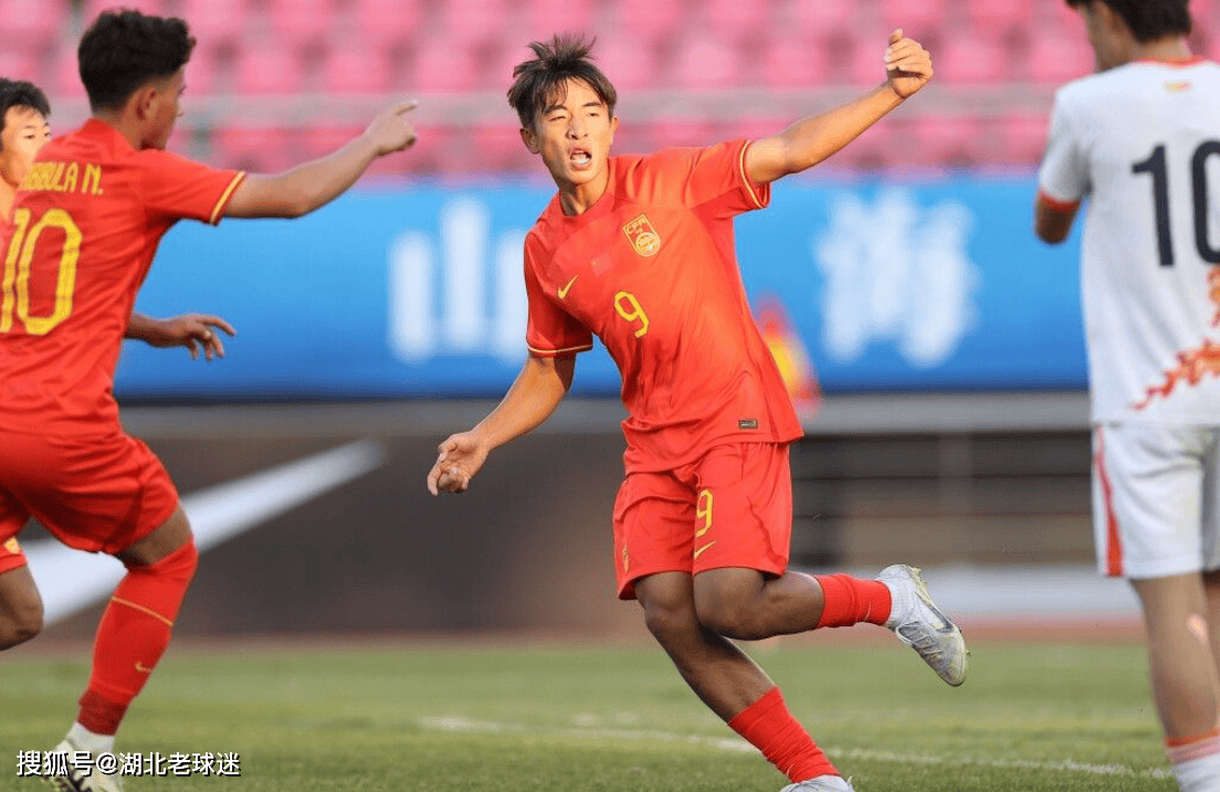 关于亚洲杯篮球赛:伊朗队战胜印度队晋级决赛的信息 关于亚洲杯篮球赛:伊朗队战胜印度队晋级决赛的信息