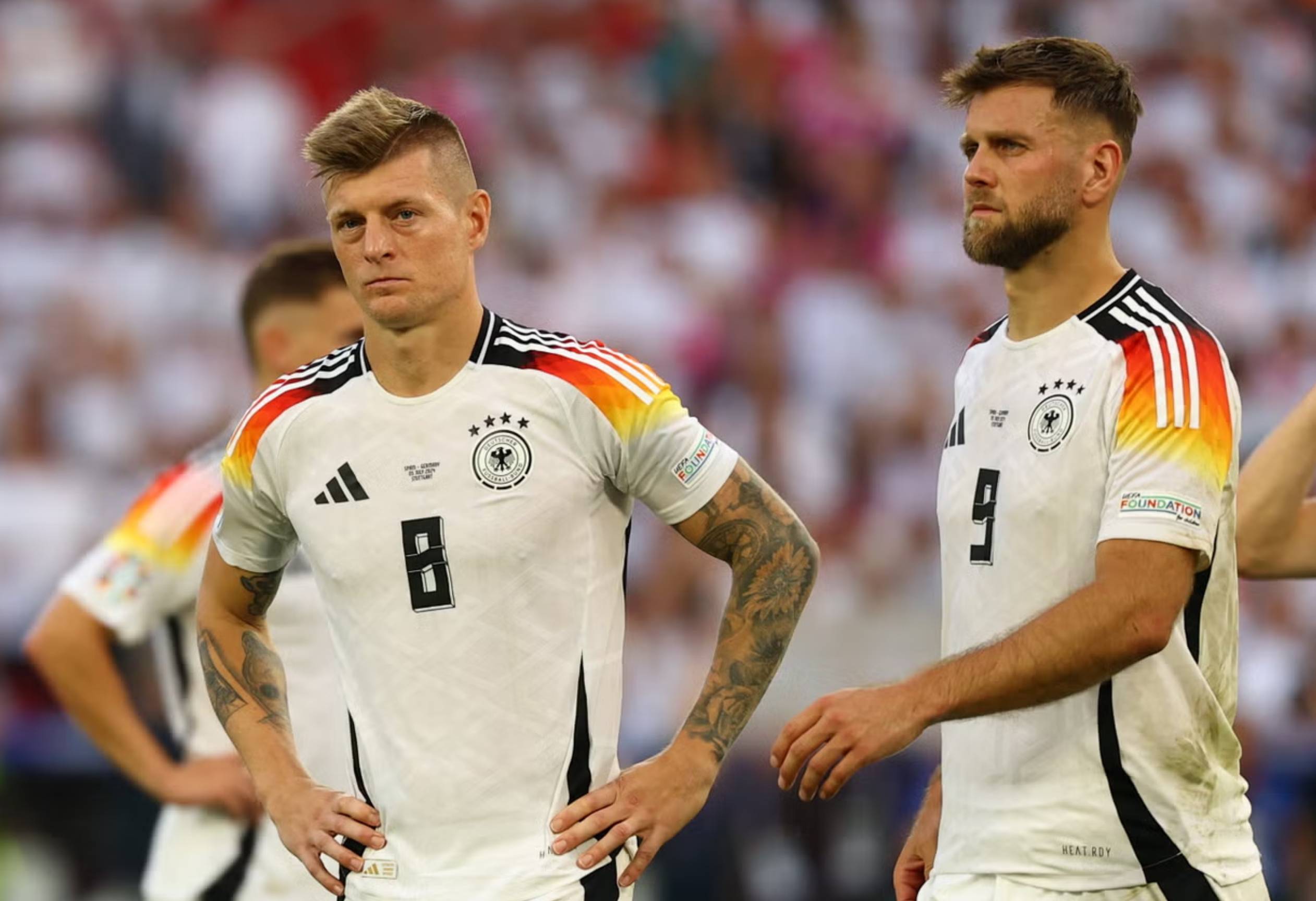 包含德国顶级俱乐部球队连胜赛事的词条