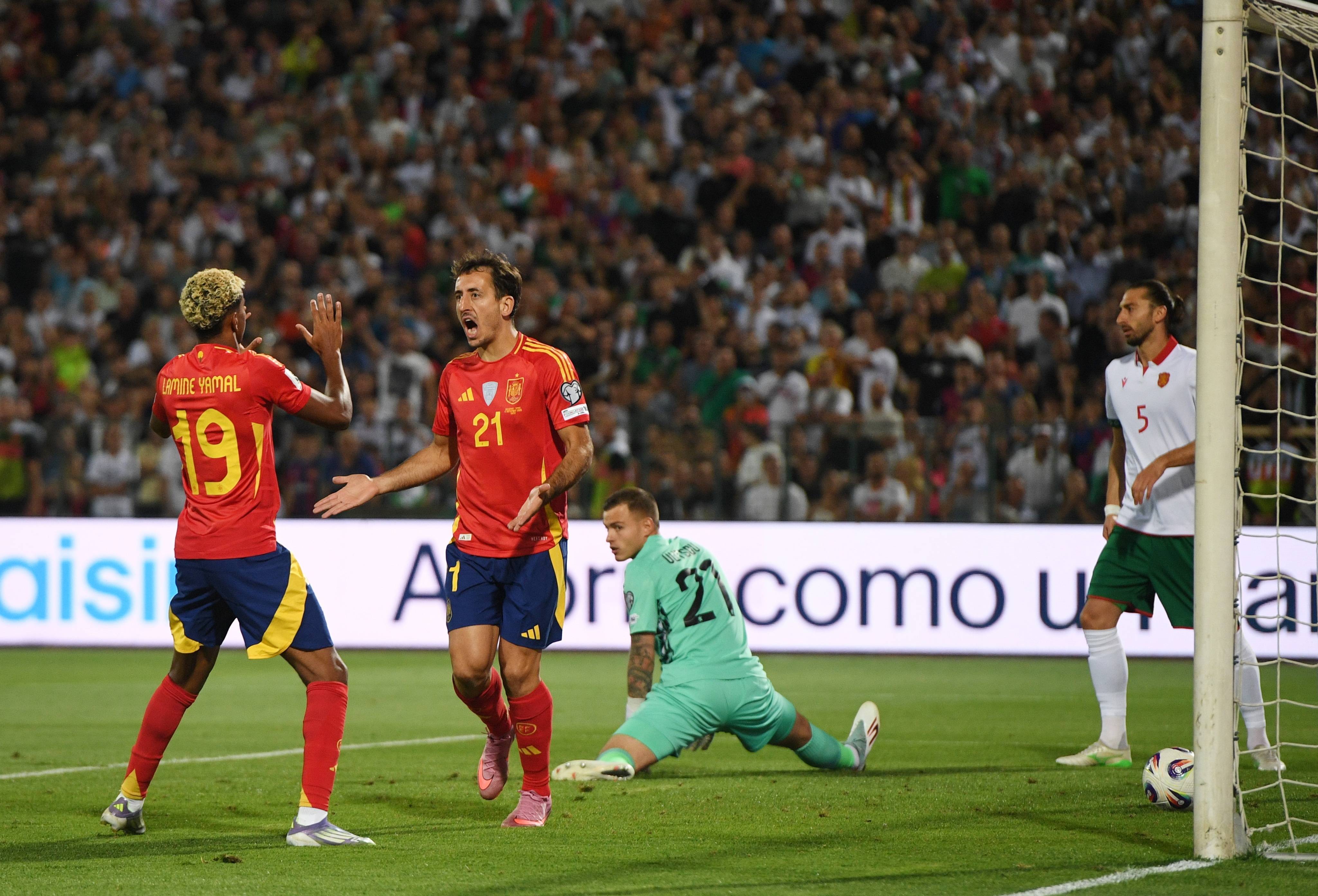 包含欧预赛竞争激烈,球员们豪取胜利的词条 包含欧预赛竞争激烈,球员们豪取胜利的词条