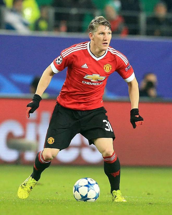 包含国足主帅施魏因施泰格指导球队获胜的词条