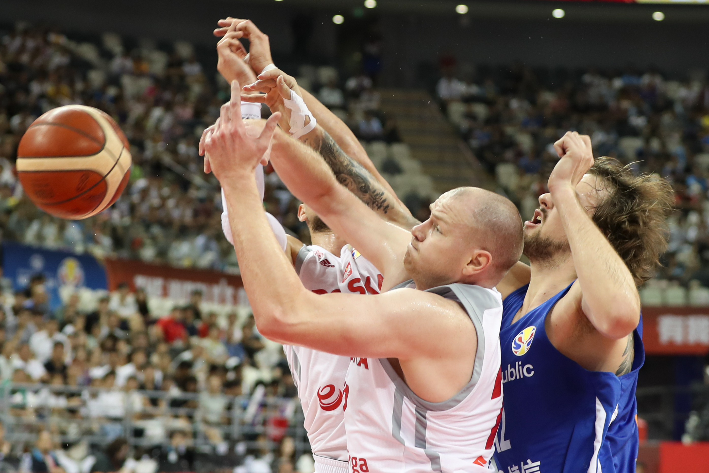 包含捷克队成功突围，晋级下一轮的词条