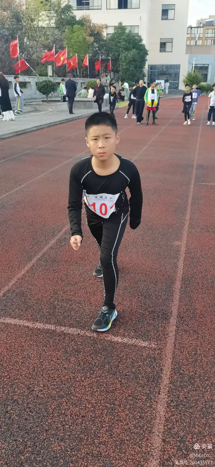 埋头苦干！运动员默默奉献实现梦想的简单介绍