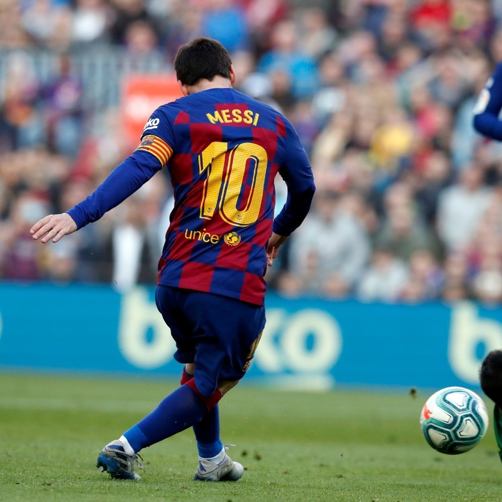 包含埃瓦尔主场大胜，登上积分榜前列的词条